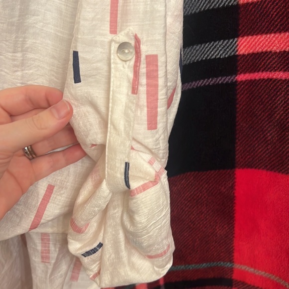 COPY - Button down blouse - Picture 3 of 5